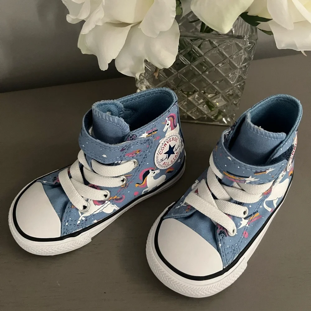 Unicorn Converse - Picture 1 of 4